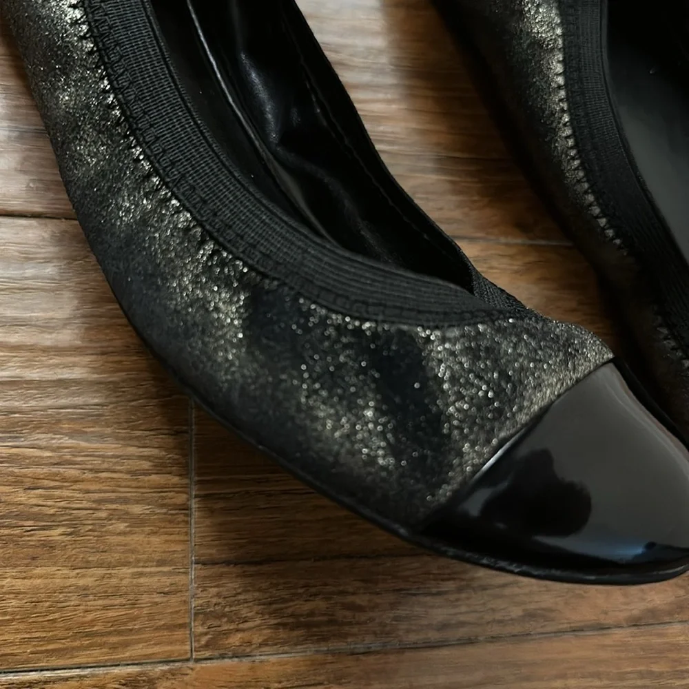 Cole Haan Ballet Flat in Black Patent / Metallic Gold
